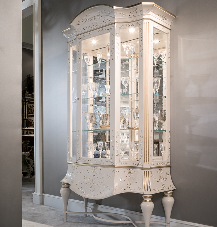 Bellotti Ezio - 1433 - Vetrina in legno e vetro