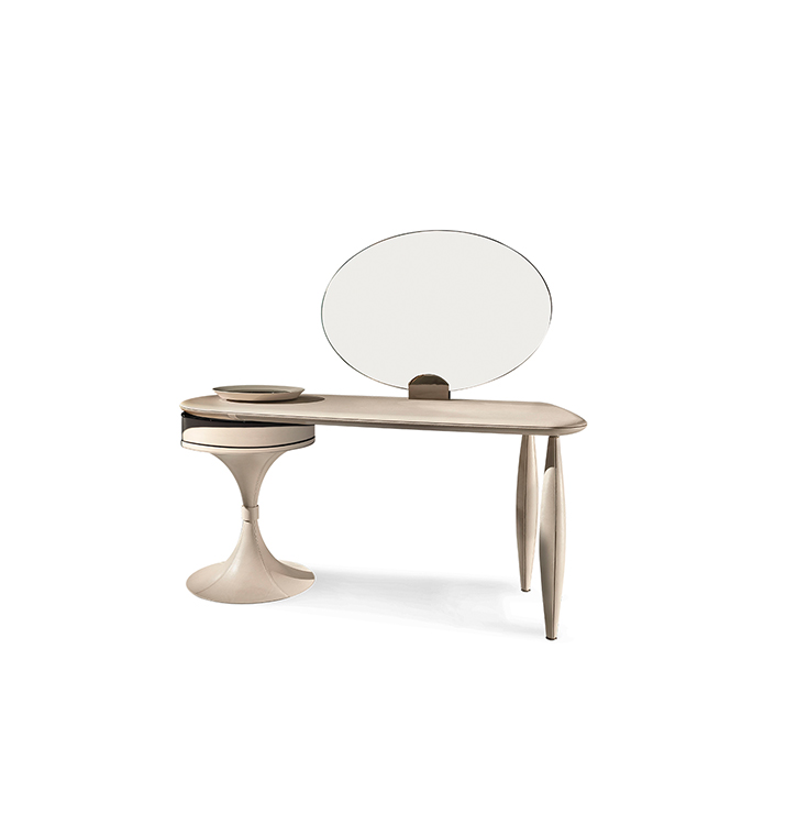 Hessentia | Cornelio Cappellini- Donald petineuse