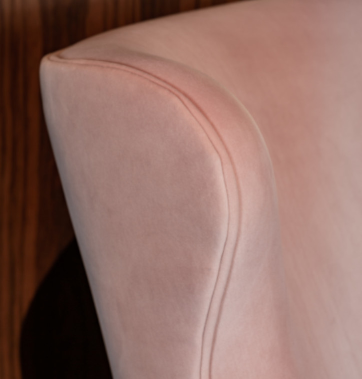 details poltrona rosa