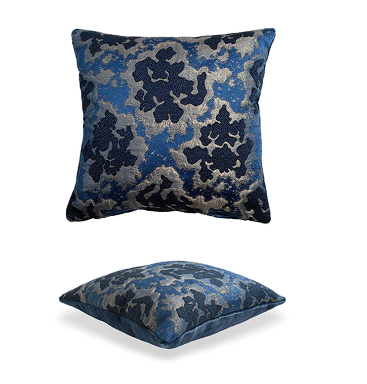 2968 | HYPNOSE CARRÈ CUSHION