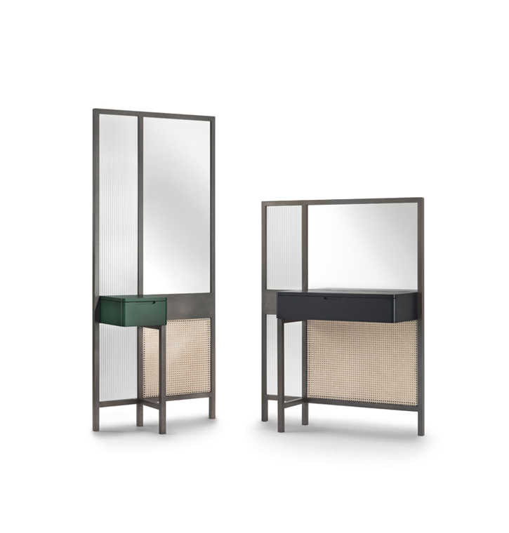 Threshold mirror cabinet