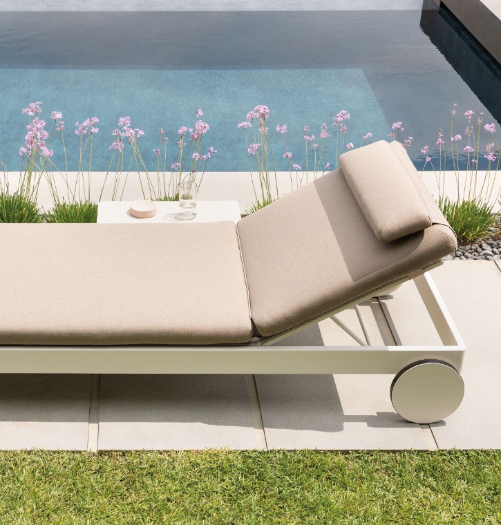 Solaris sunlounger