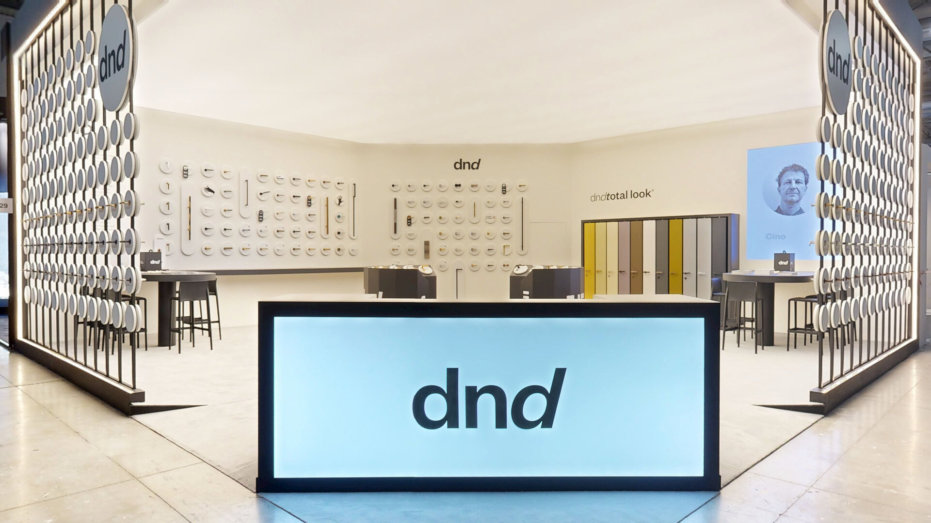 stand DND