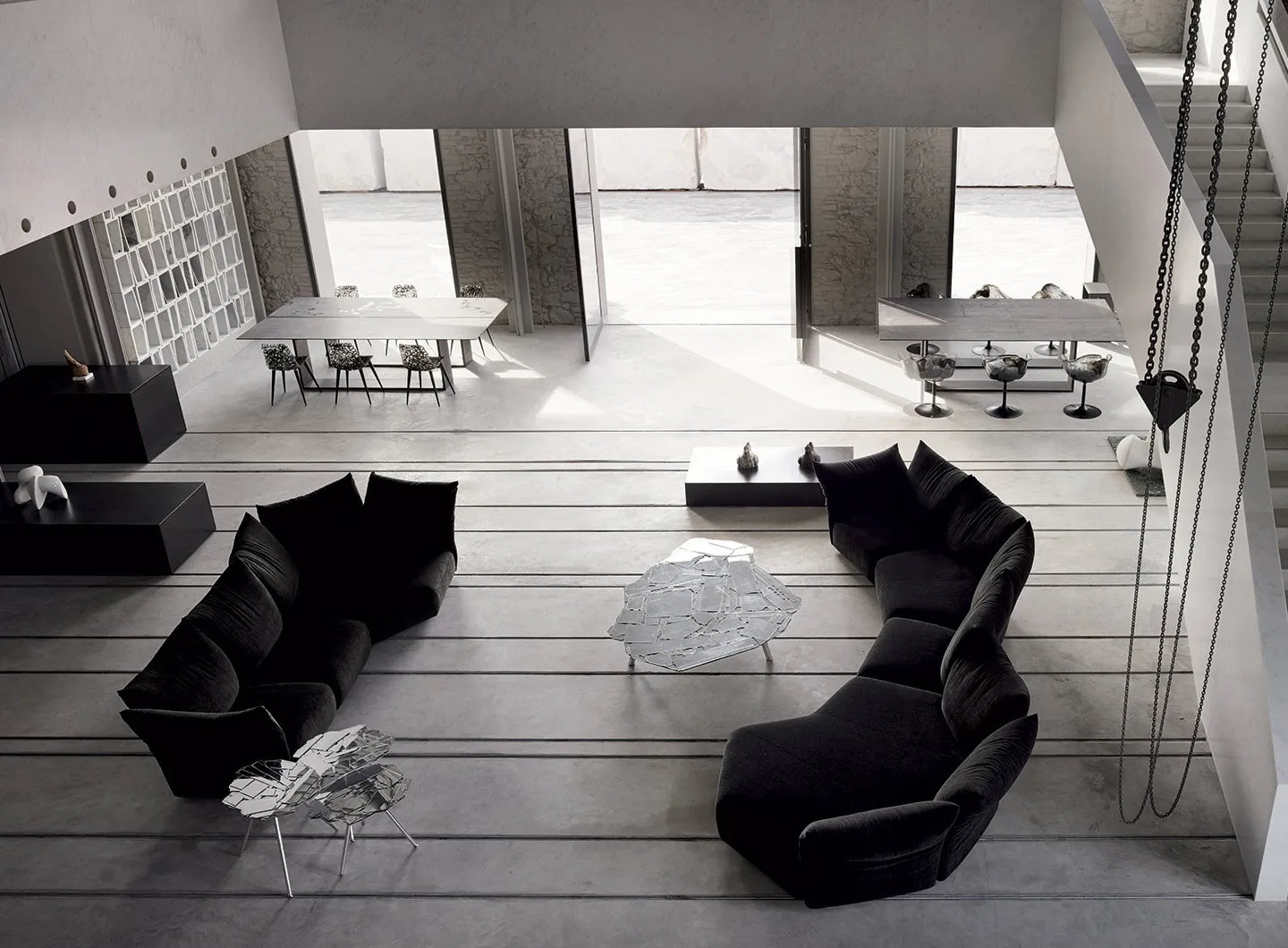 Standard sofa and Brasilia coffee tables