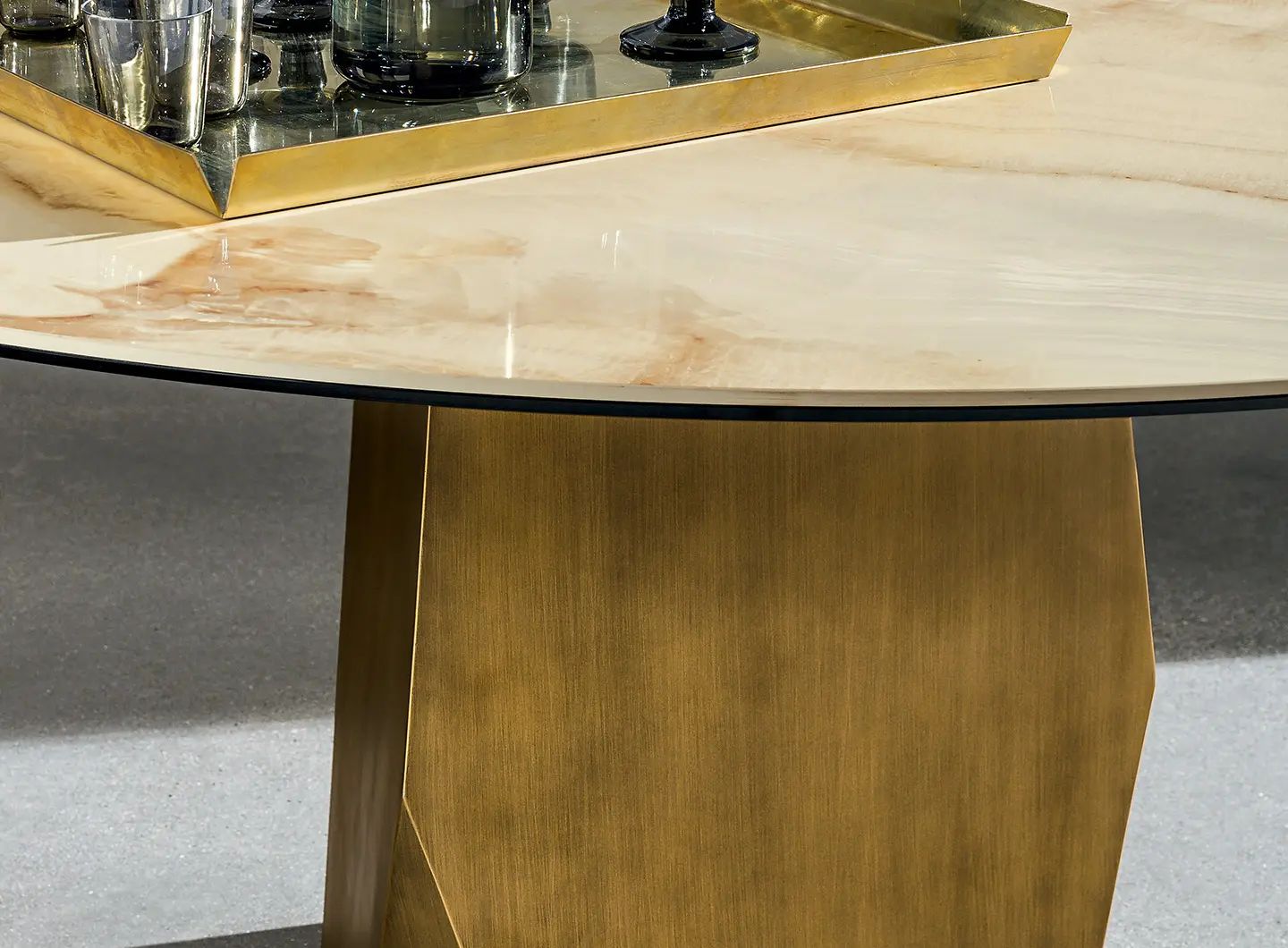 SOVET ITALIA Deod table