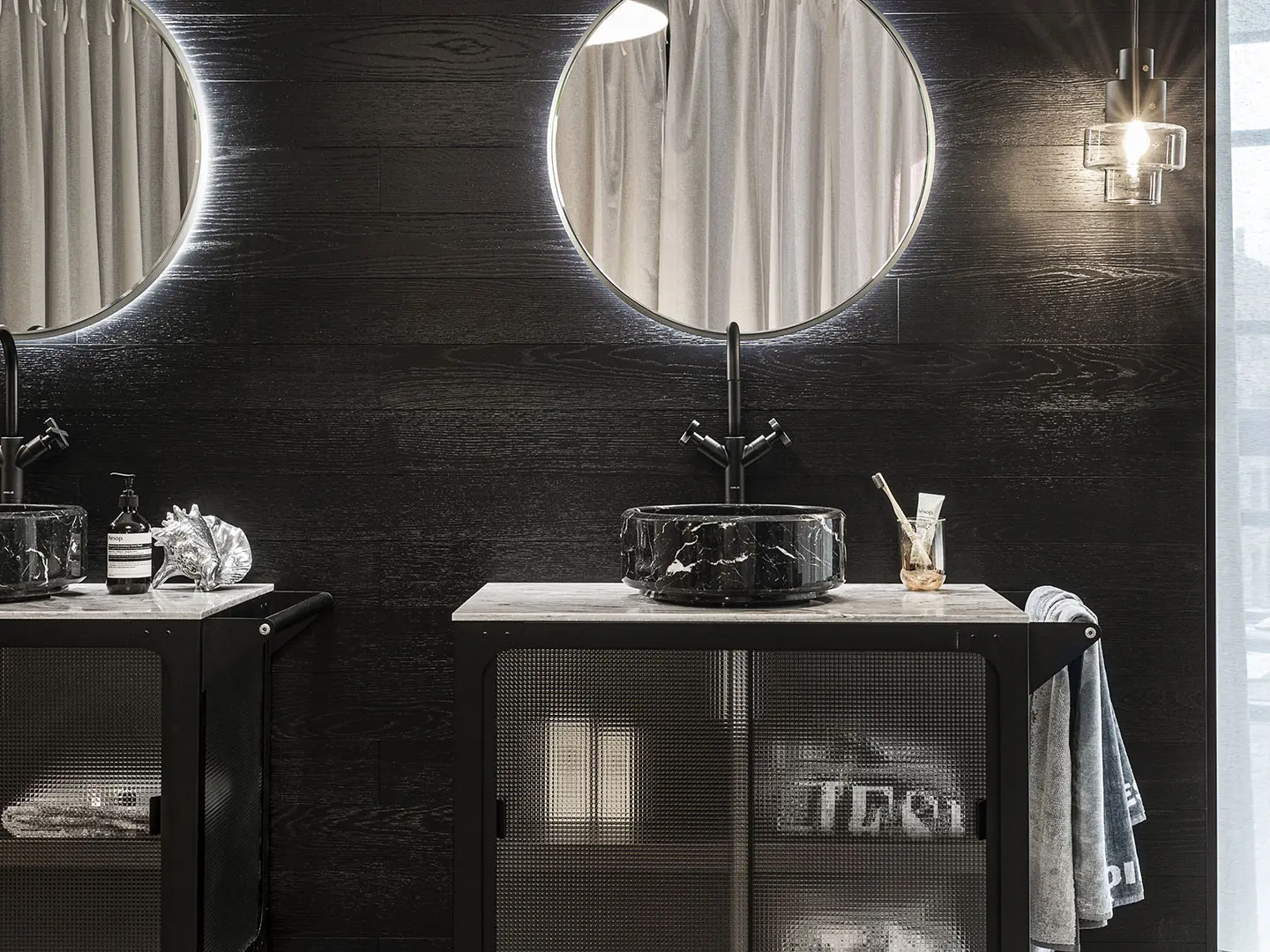 Diesel Misfits Bathroom