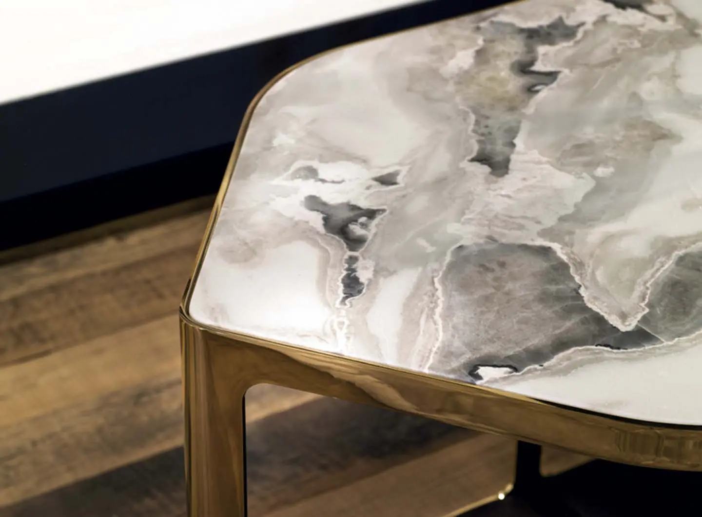 LONGHI | Tiles small table