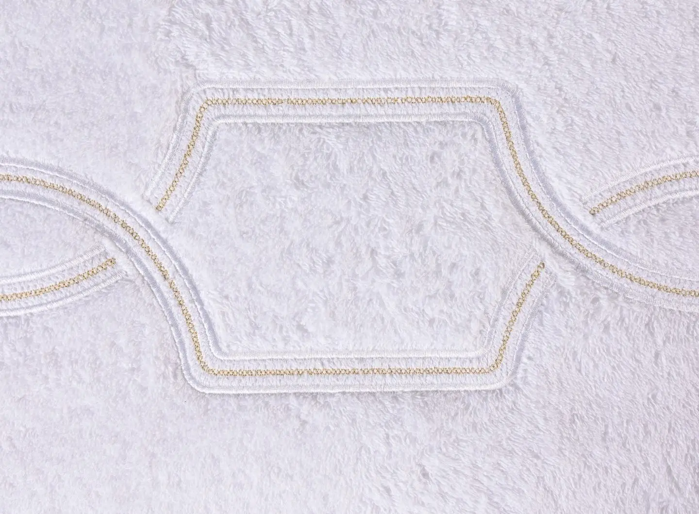 Rivolta Carmignani ROYAL Bath linen embroidery 