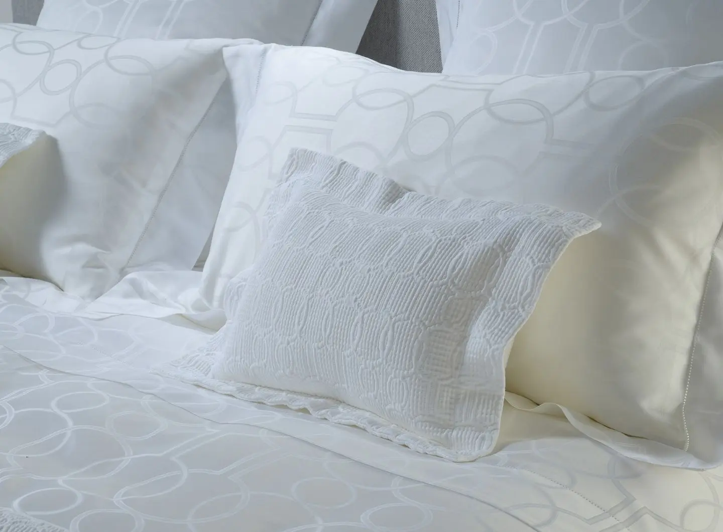SHANGRI-LA JAQUARD Letto