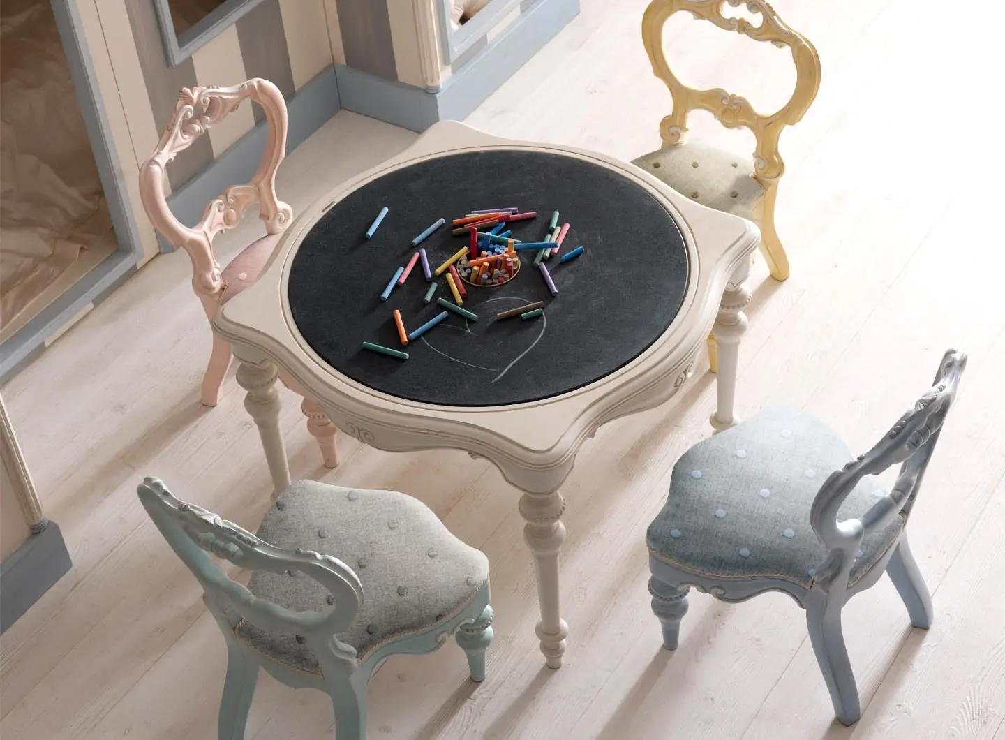 3324 Kid's table