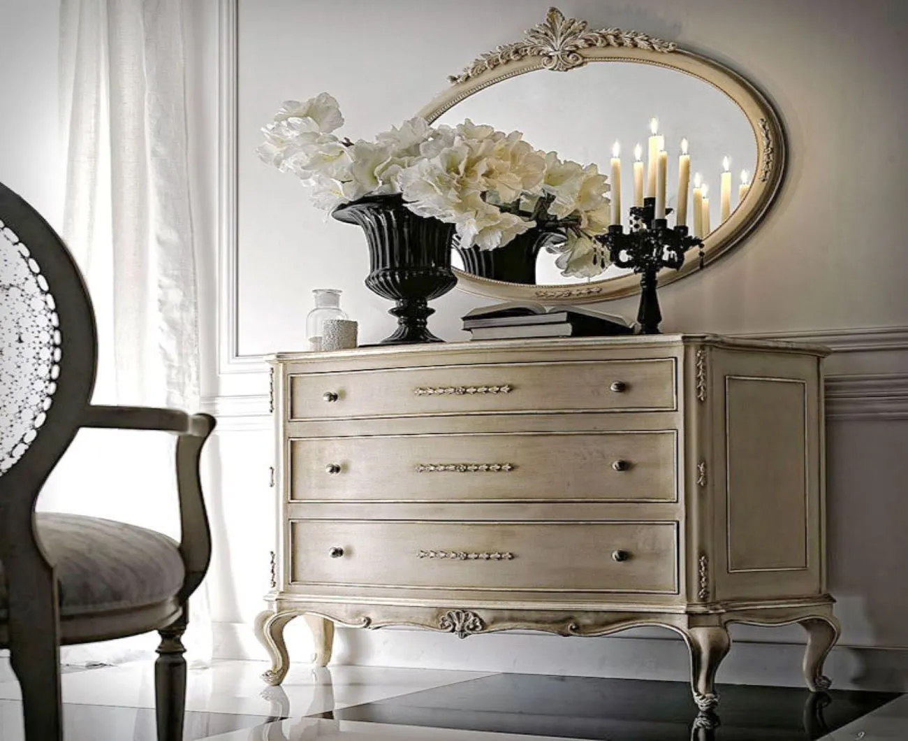 Luxury accessories in Florentine style - Chest of drawers Chiara Collection