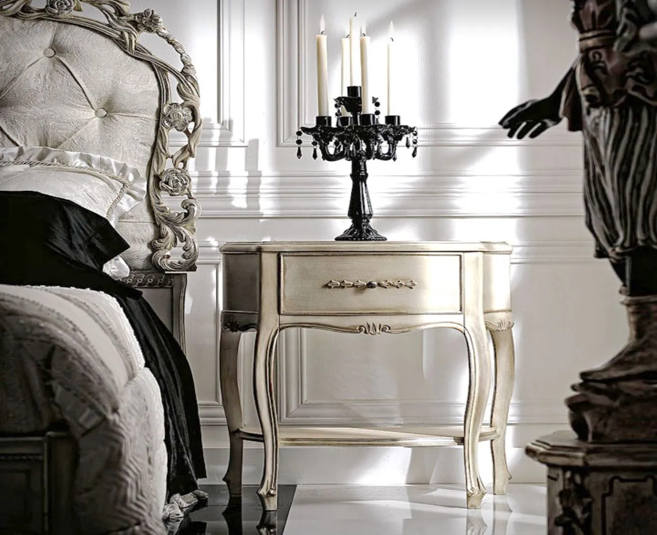Luxury accessories in Florentine style - Night table Chiara collection