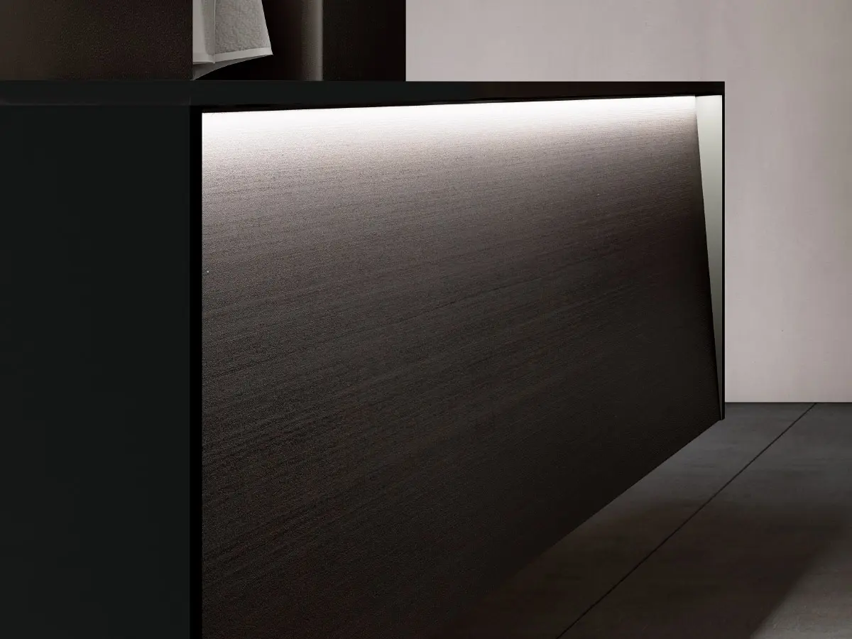 INCLINE 5 - dettaglio della luce led sottotop