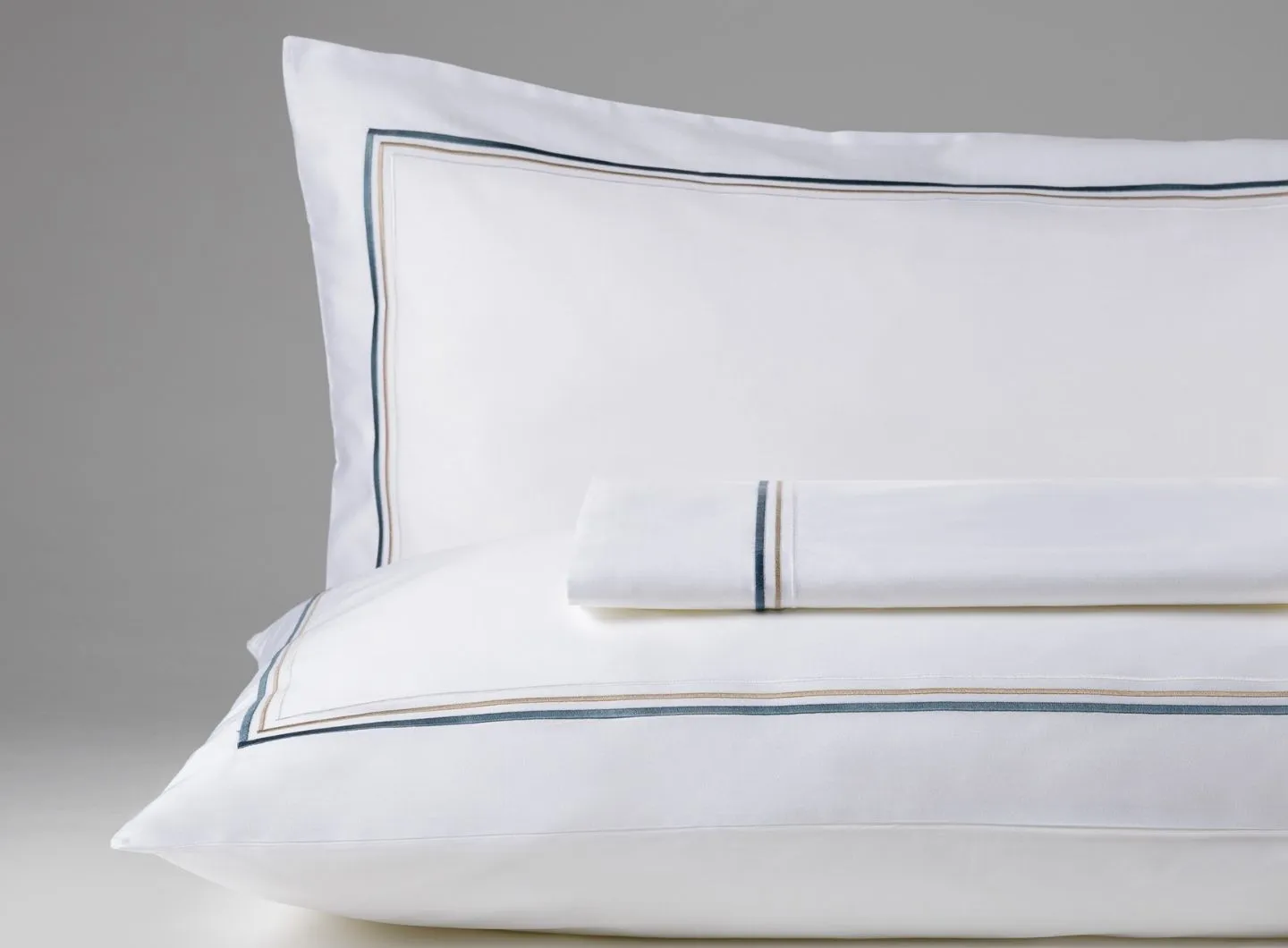 ICON Bed Linens Set - White 
