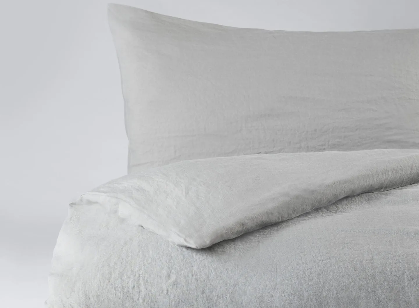 PLAZA Bed Linens Set - Lead Grey 
