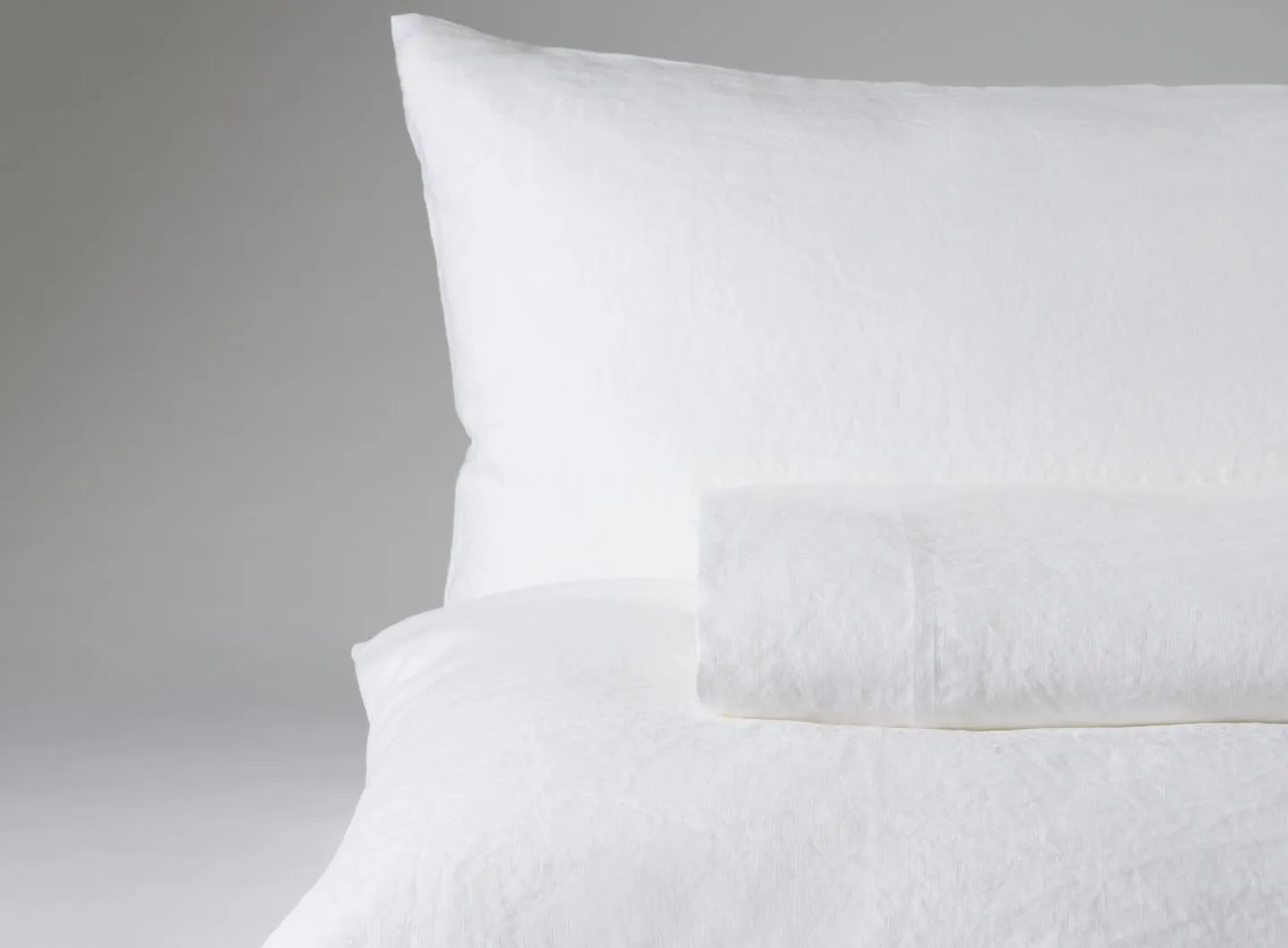 PLAZA Bed Linens Set - White