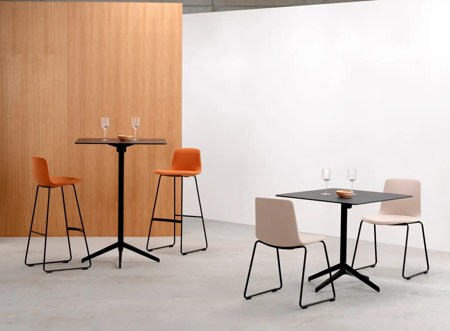 Enea - Pile table