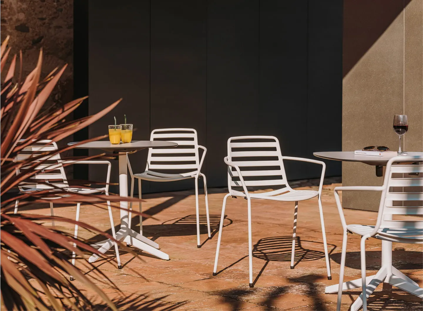Enea - Street armchair