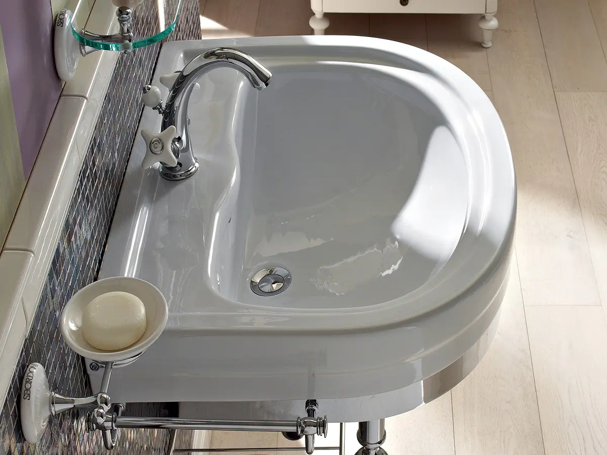 Sbordoni 1910 - Masaccio washbasin with metal stand.