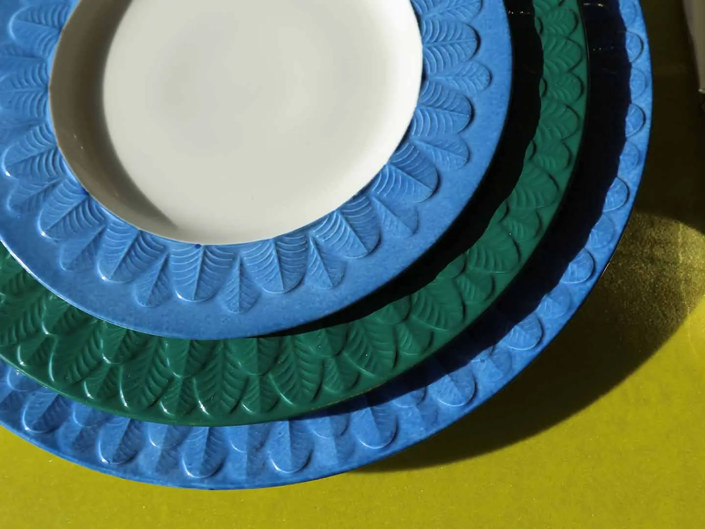 PEACOCK BALI TABLE SET