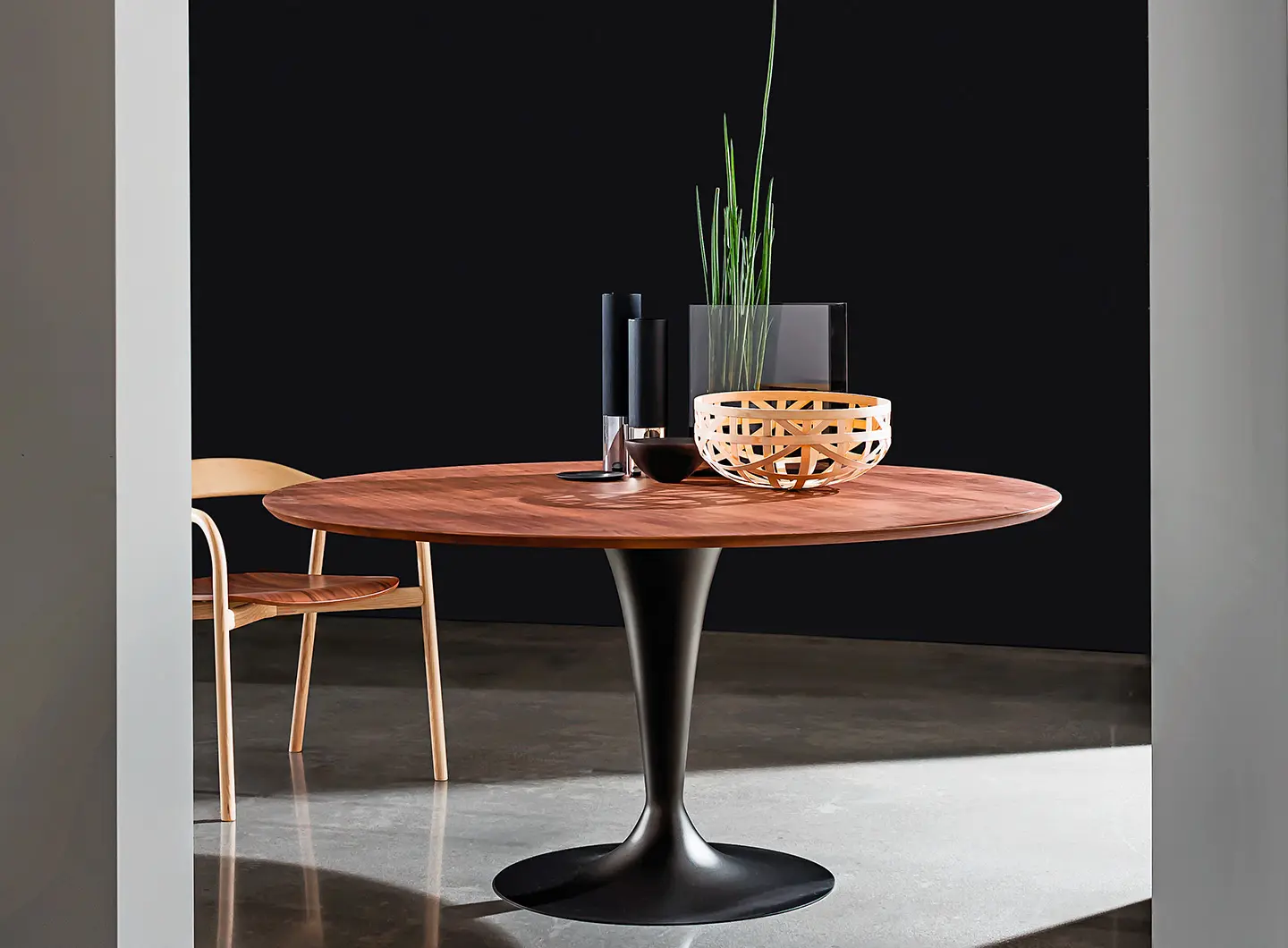 SOVET ITALIA Flute round wood dining table