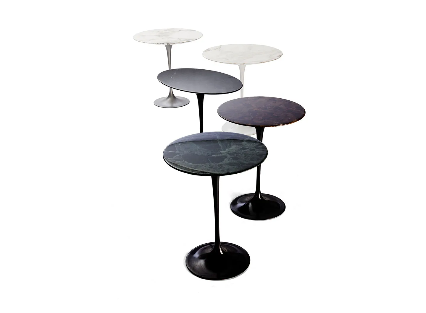 Saarinen Pedestal Low Tables designed by Eero Saarinen, Ph. Courtesy of Knoll