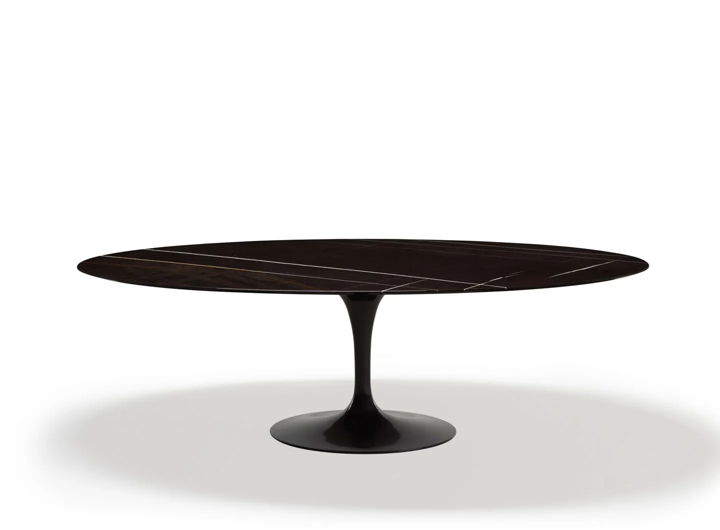 Saarinen Pedestal High Table designed by Eero Saarinen, Ph. Gionata Xerra