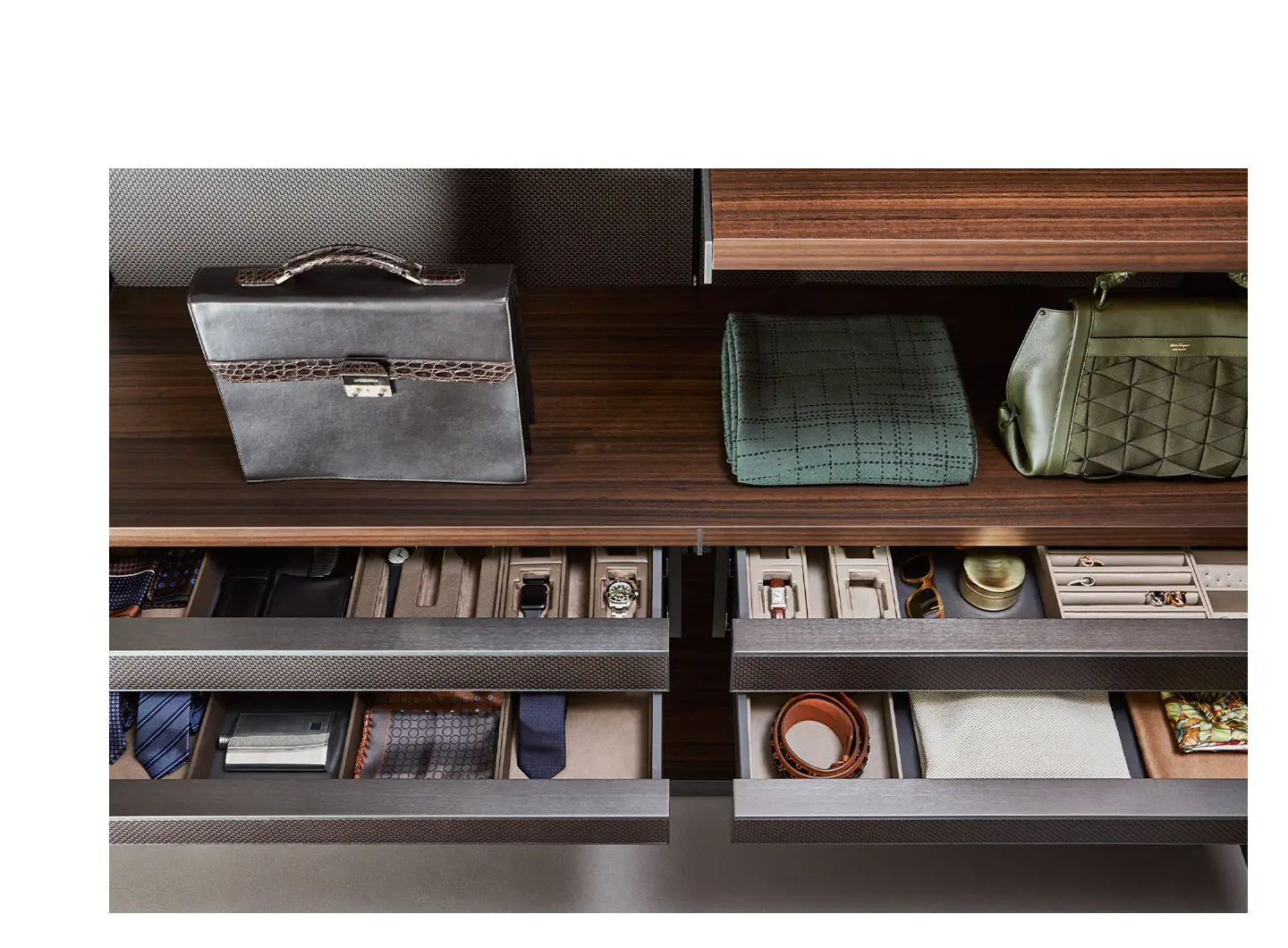 MASTER DRESSING