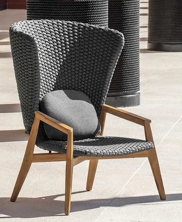 Knit poltrona con schienale alto, design by Patrick Norguet