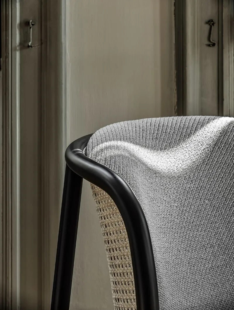 Suzenne lounge chair design by Chiara Andreatti