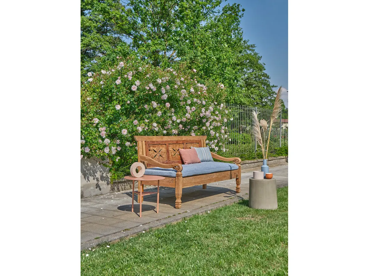 Bench 743