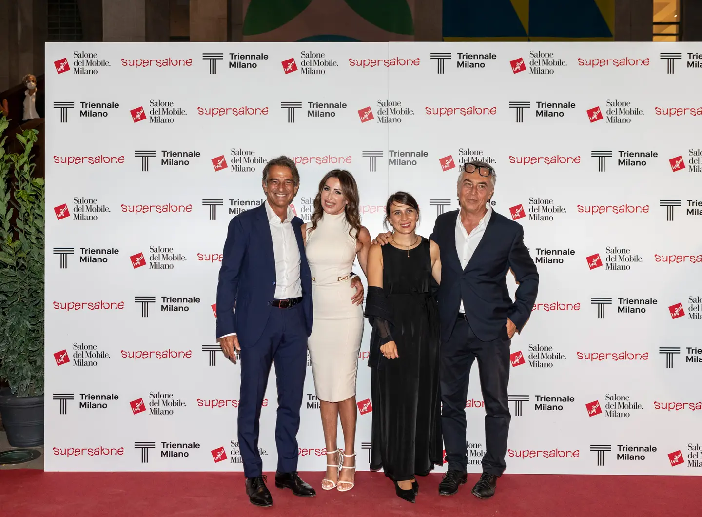 Da sinistra: il Presidente di FederlegnoArredo Claudio Feltrin, Mimma Formenti, la Presidente del Salone del Mobile.Milano Maria Porro, l’architetto Stefano Boeri, curatore del supersalone