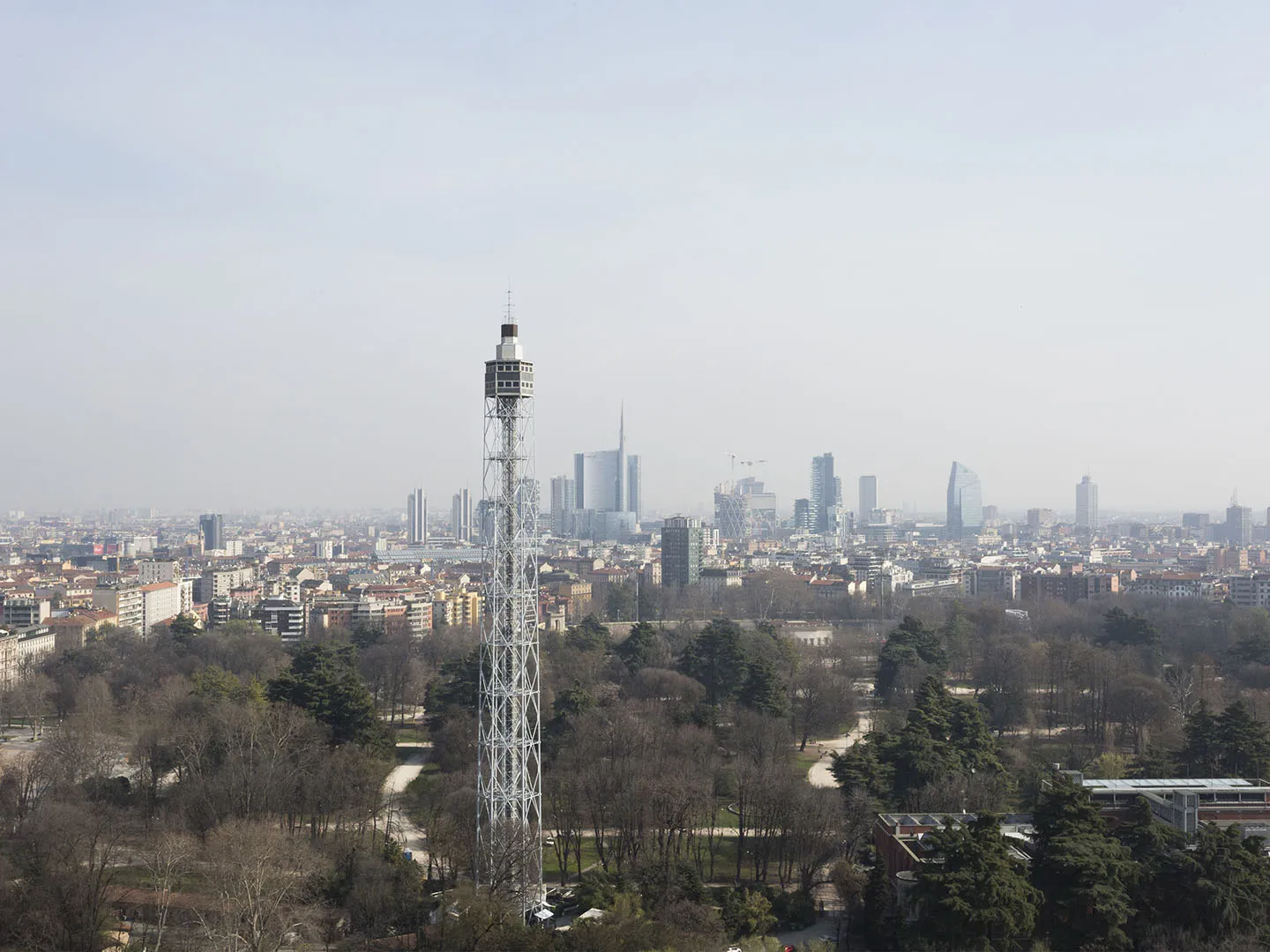 Skyline Milano Verticale 2