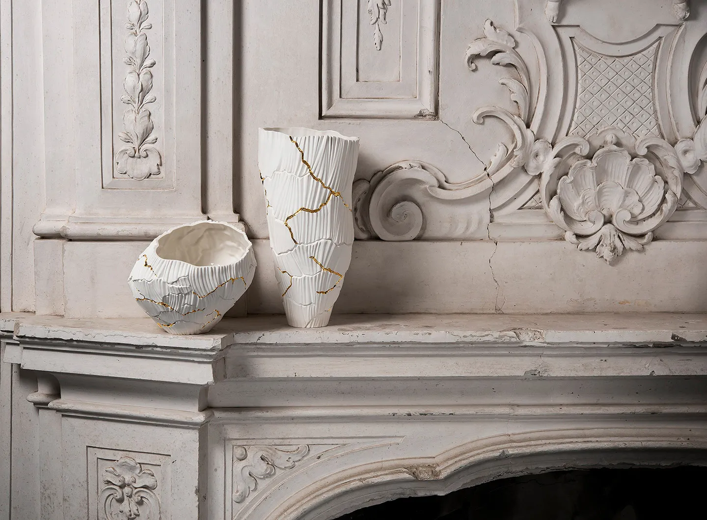 ANEMOS collection-porcelain and gold vases-FOS Ceramiche