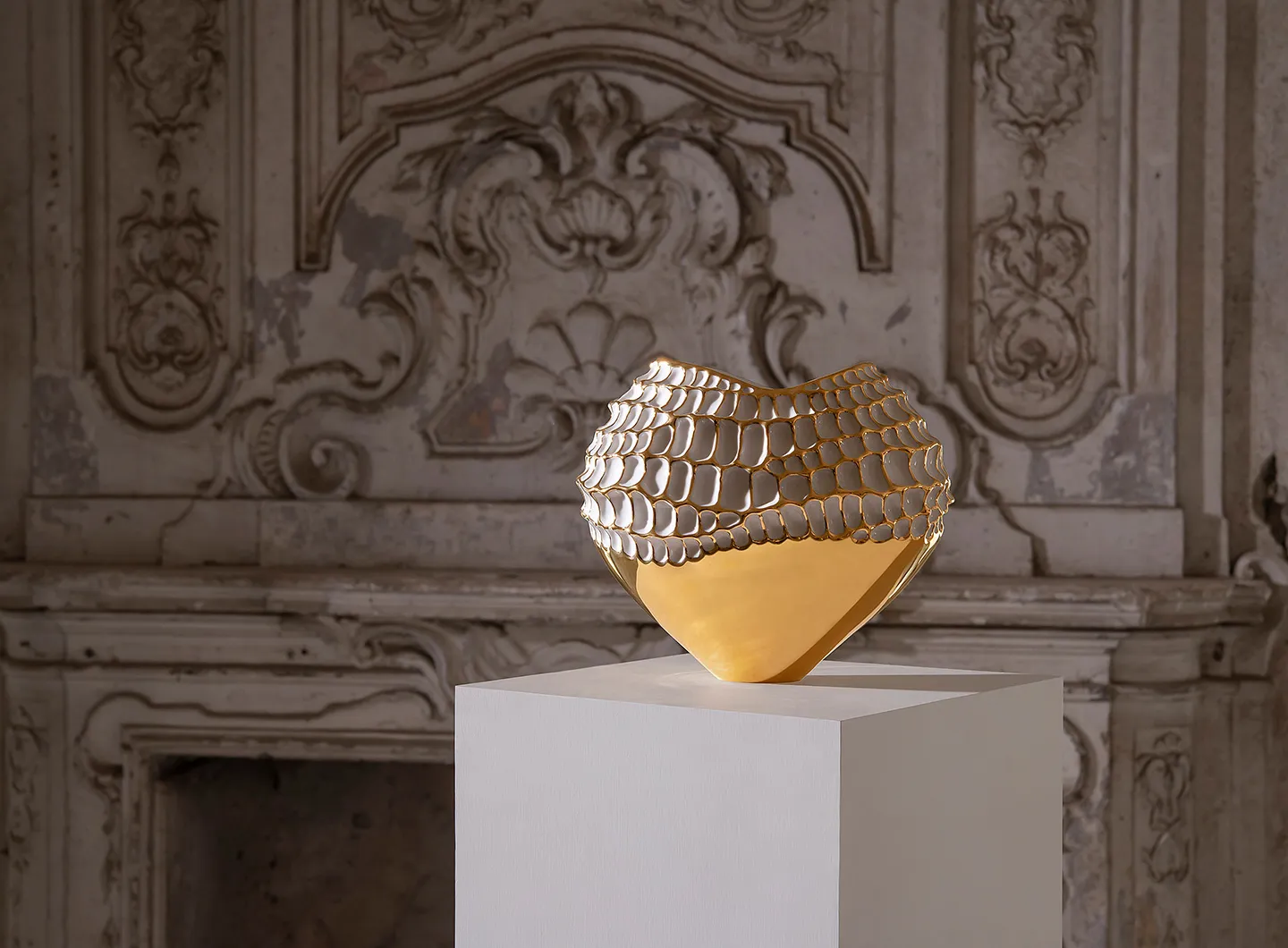 SPOROS collection-porcelain and gold vase-FOS Ceramiche