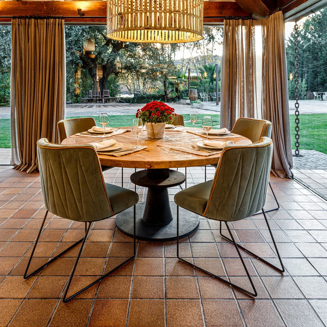 CIRCULE dinner table - Mambo Unlimited Ideas