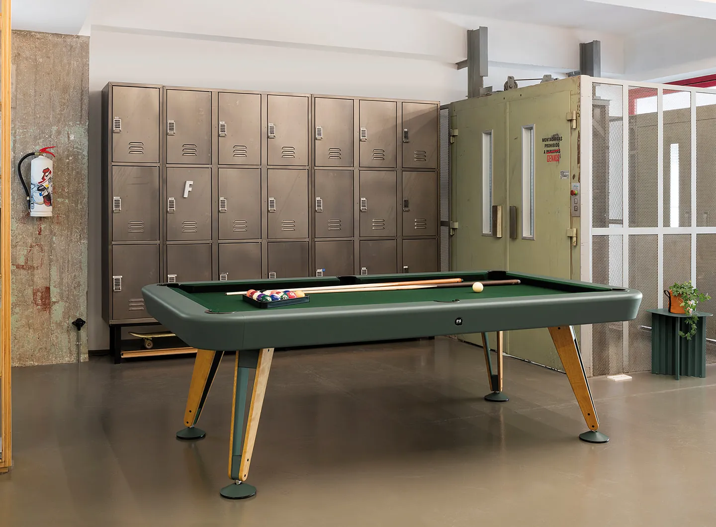 RS Barcelona Diagonal pool table for indoor and outdoor use
