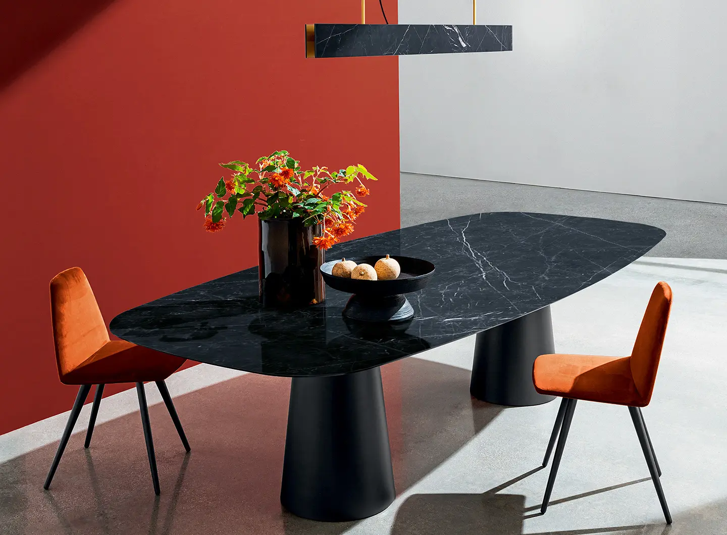 Sovet Italia tavolo Totem contemporaneo