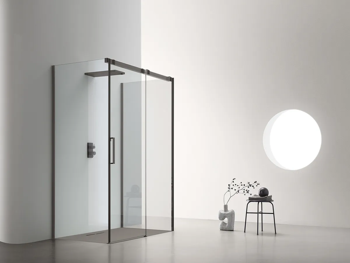 A180 is the frameless shower screen with a height of 210 cm and a glass thickness of 8mm