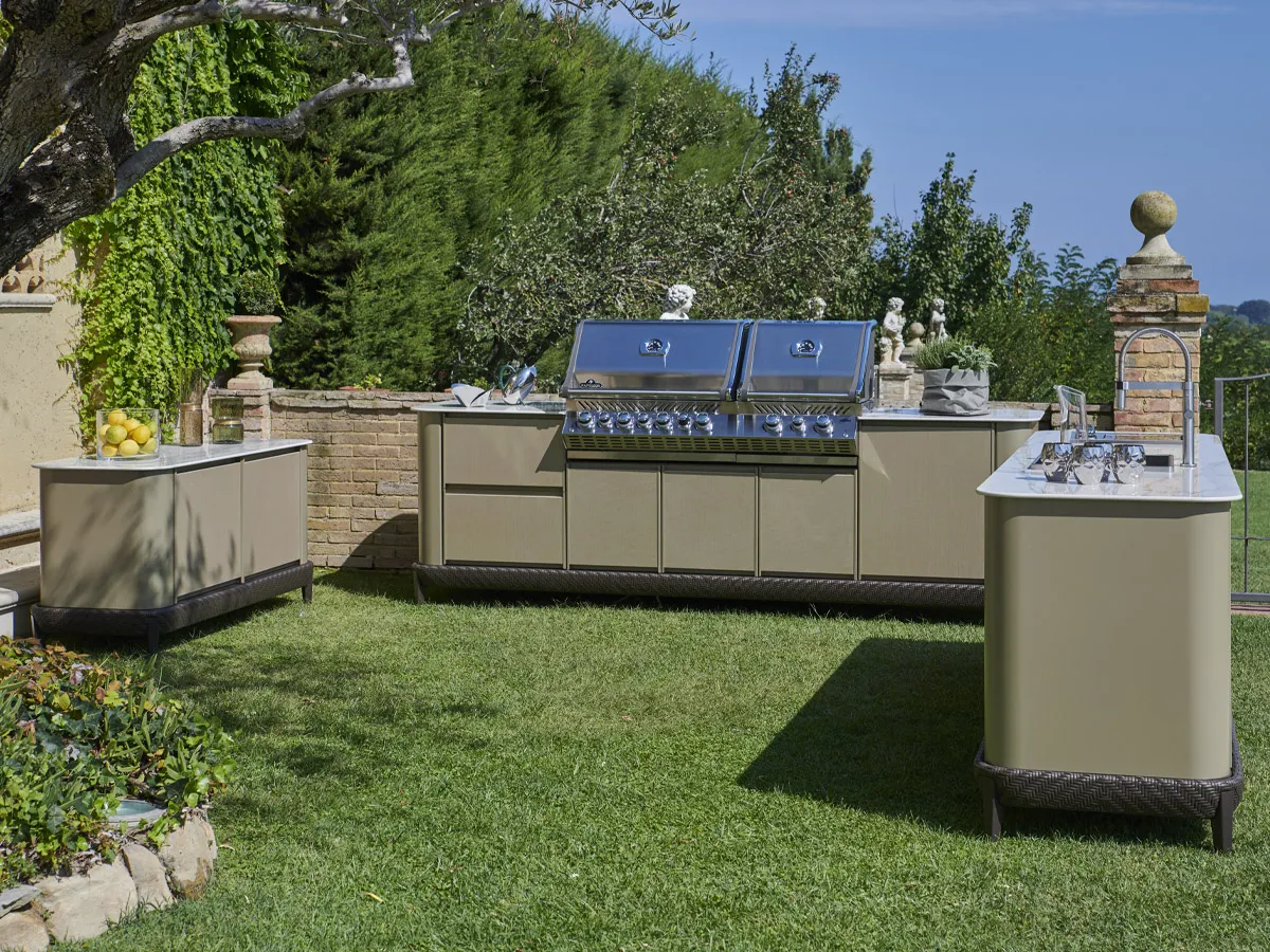 Curved Outdoor Kitchen-Samuele Mazza Outdoor Collection