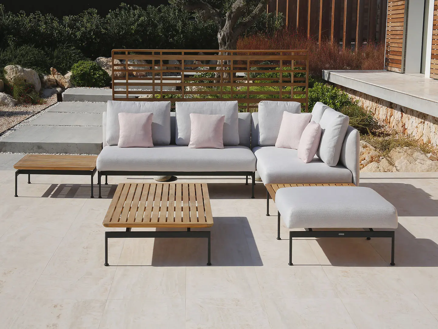 Layout Deep Seating Collection