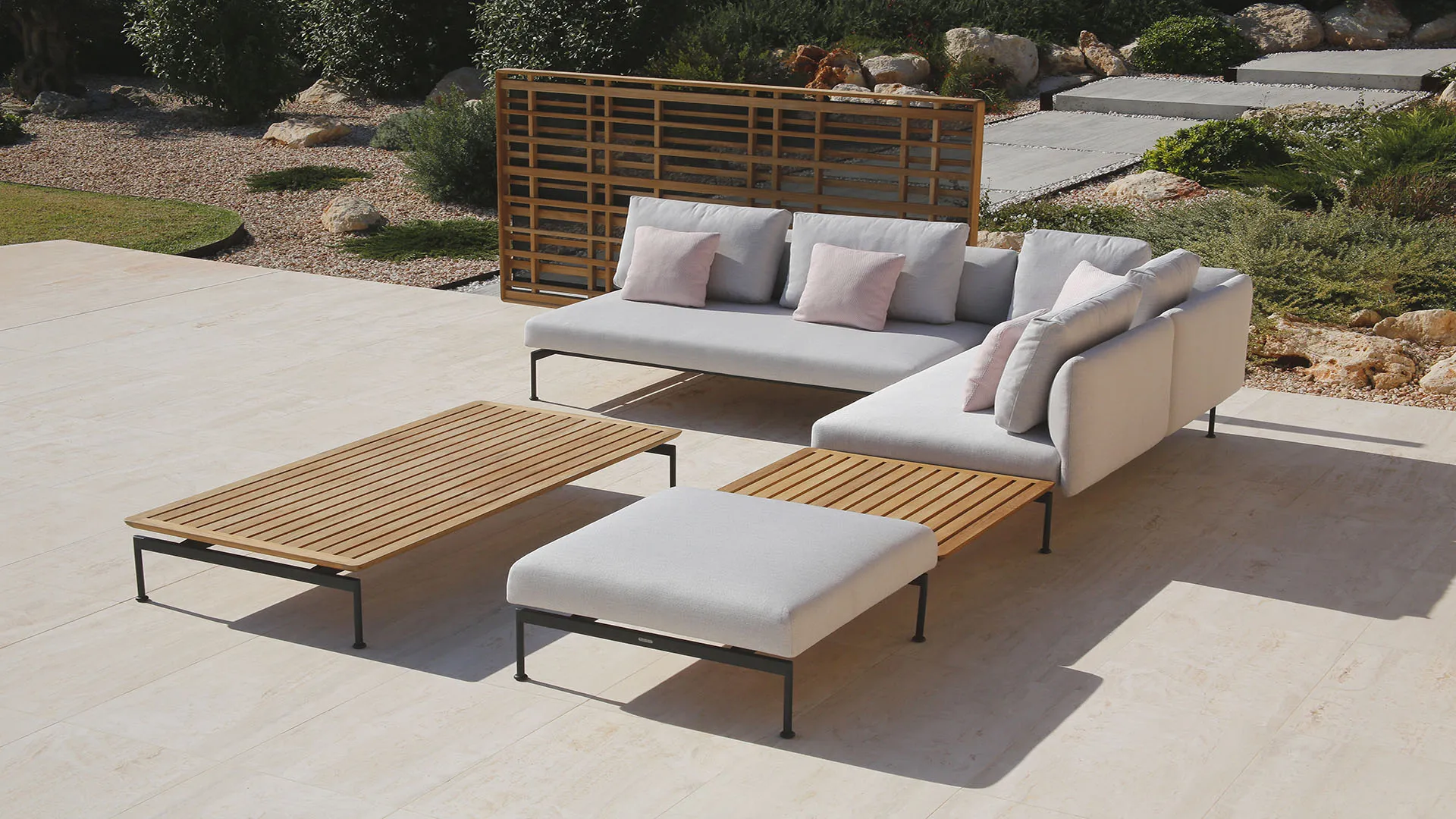 Layout Deep Seating Collection 