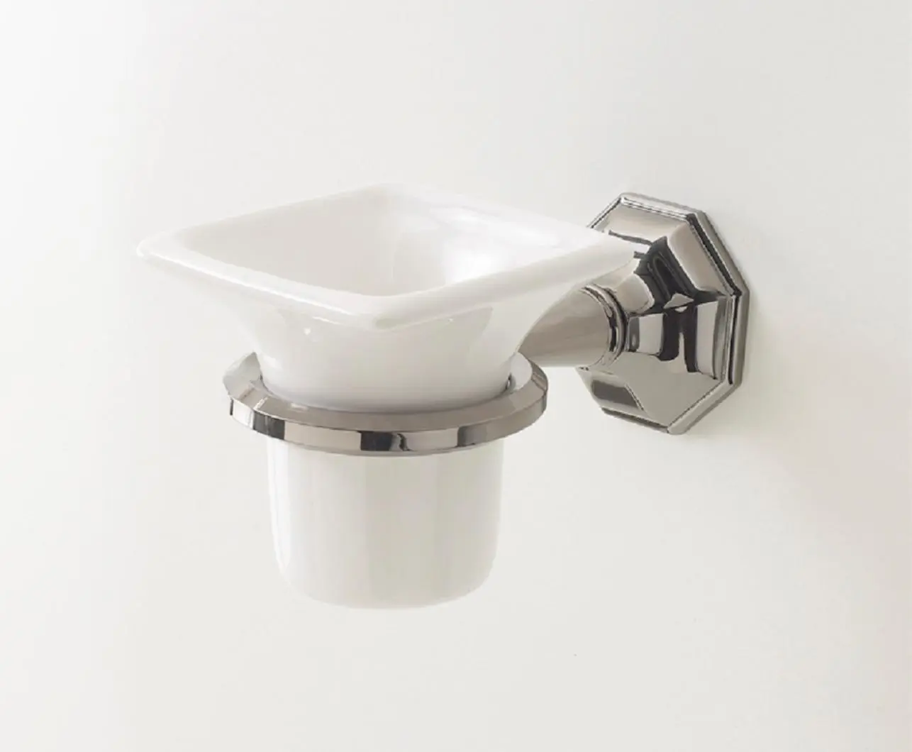 Sbordoni 1910 - Dèco wall mounted tumbler.