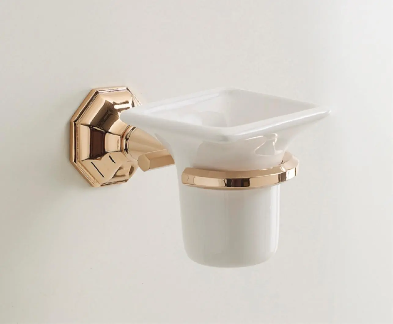 Sbordoni 1910 - Dèco wall mounted tumbler.