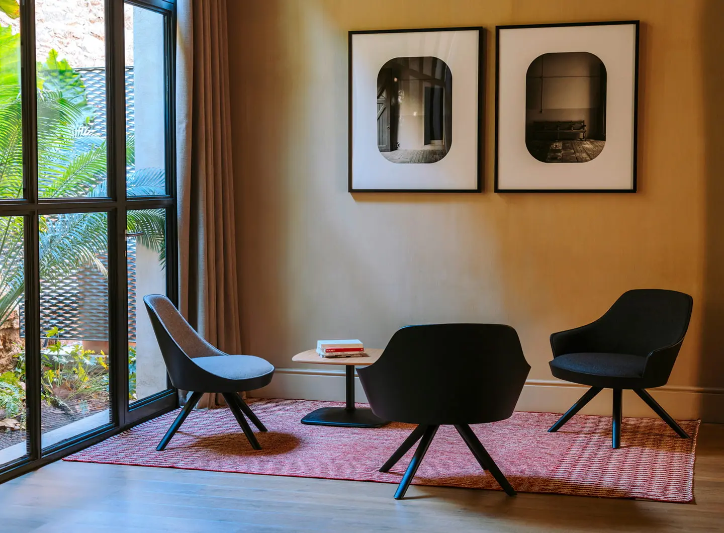 Enea - Iron table