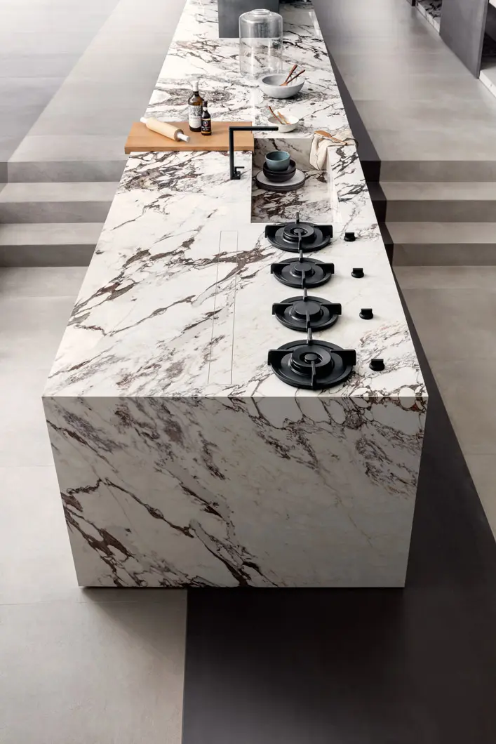Top Marble Look Capraia Book Match Lux, Floor Metal Look Iron Dark 
