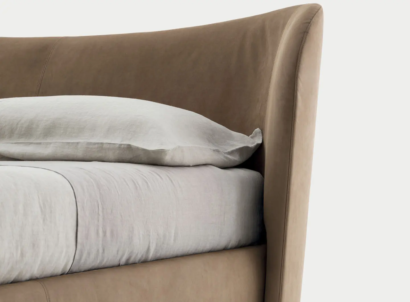 Letto Embrace designer Note Design Studio per Pianca