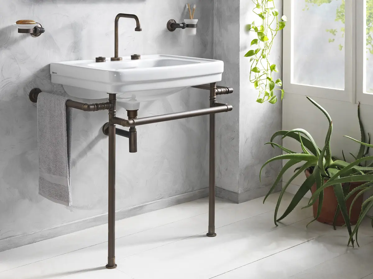 Sbordoni 1910 - New York wash basin with metal stand.