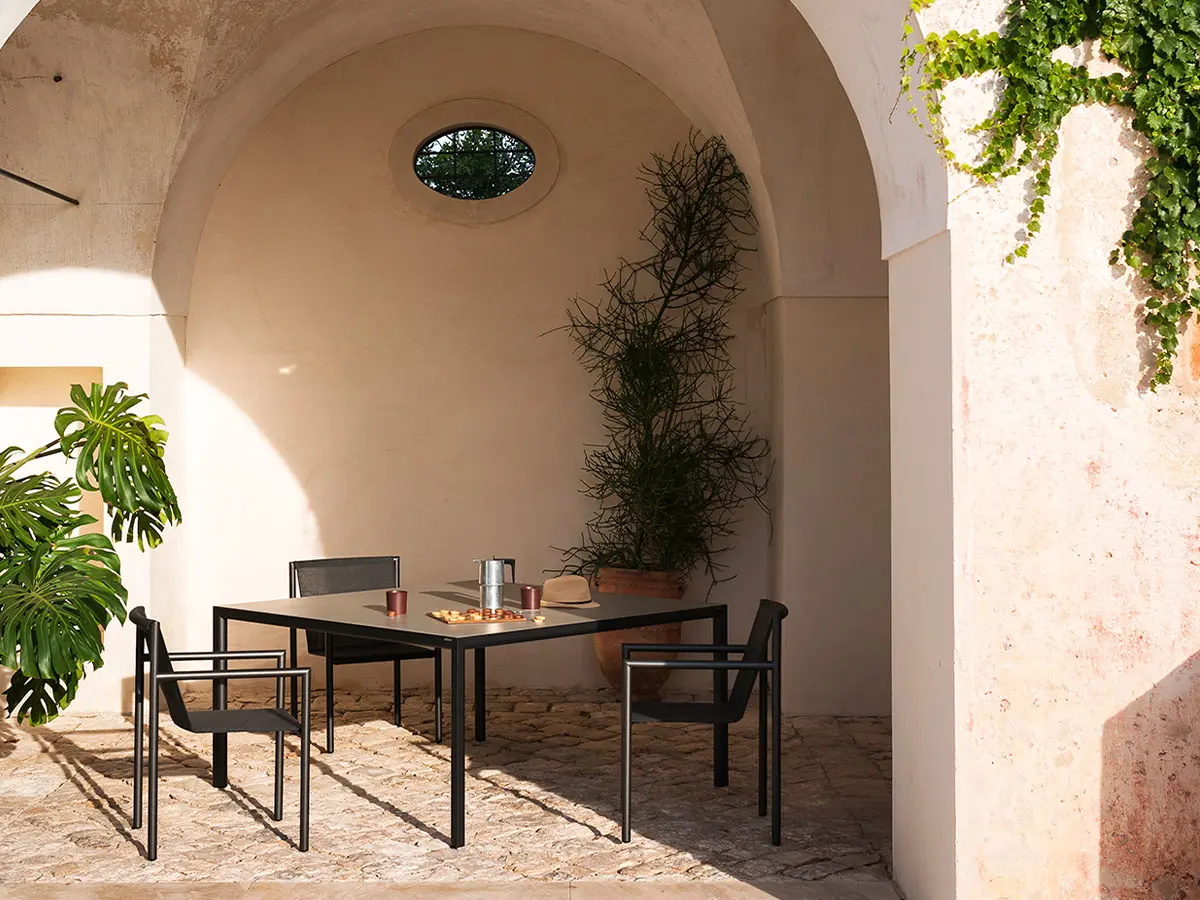 RODA_PLEIN_AIR_square_table