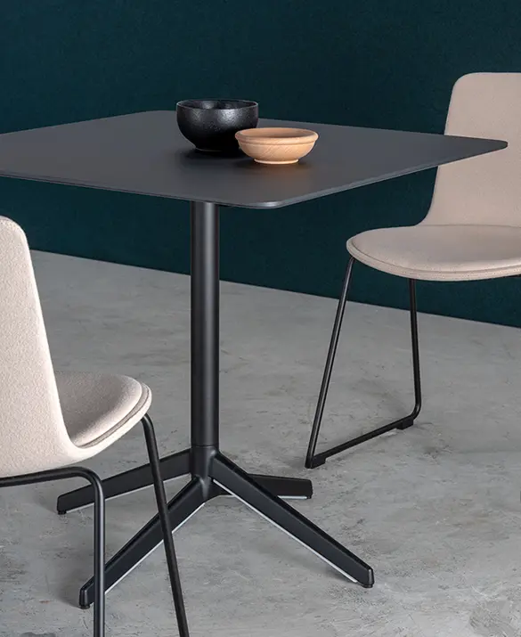 Pile table by Enea